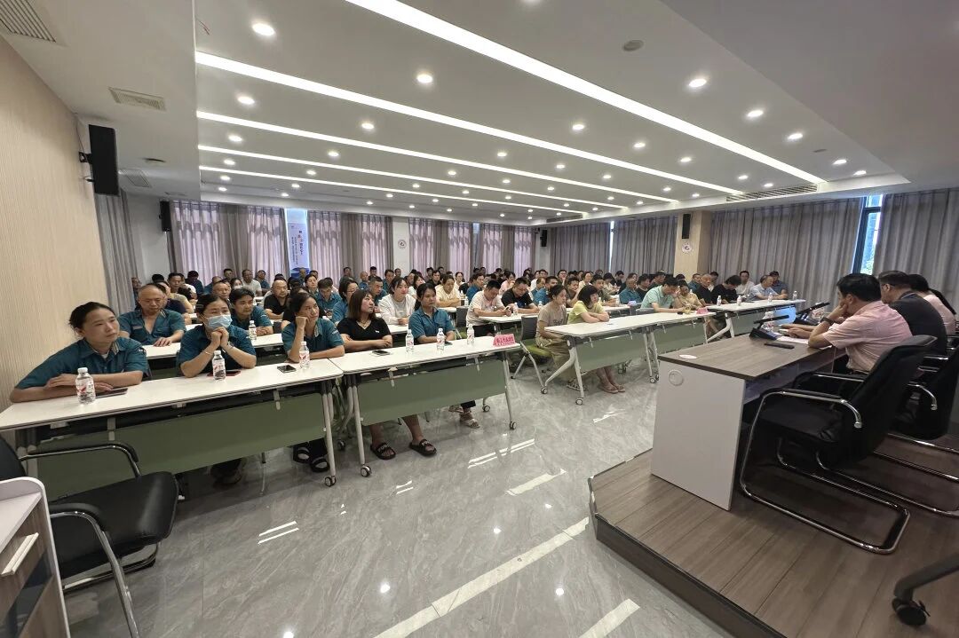 Polyester Changshu mengadakan persidangan wakil dan wakil pekerja anggota dan keempat dari kesatuan sekerja